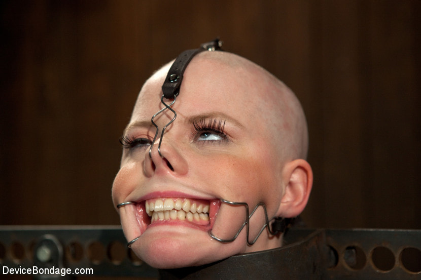 Alani Pi - Head Shaved Slut Live Show - Part 1