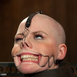 Alani Pi - Head Shaved Slut Live Show - Part 1