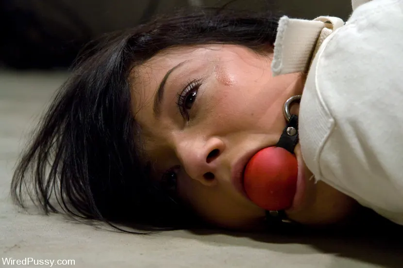 Amber Rayne - Centro de detención de Sunnydale | Picture (8)