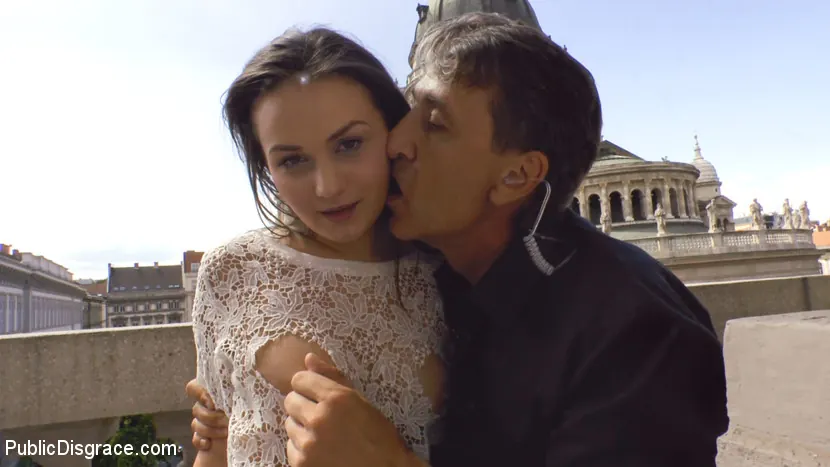 Anina Silk - Adolescente expuesta y follada en público | Picture (9)