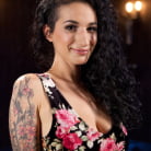 Arabelle Raphael in 'S'il Te Plait, Papa'