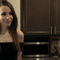 Tainted Love, Episode 4: The Submissive