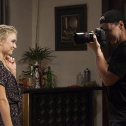 The Naive Model and the Creepy Photographer