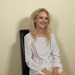 Gorgeous Whore Melanie Services Public Disgrace