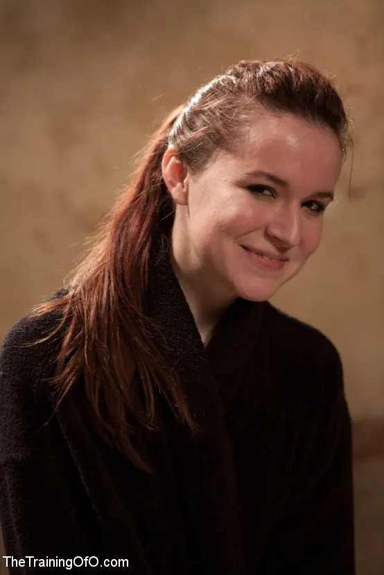 Iona Grace - Día 1 - Admisión de siete esclavos | Picture (9)