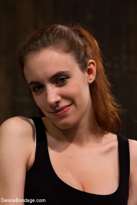 Iona Grace - Esta pelirroja puede aguantar una paliza | Picture (8)