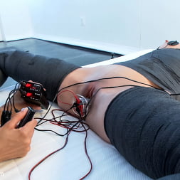 Mummified and Electrified Pussy Worship!