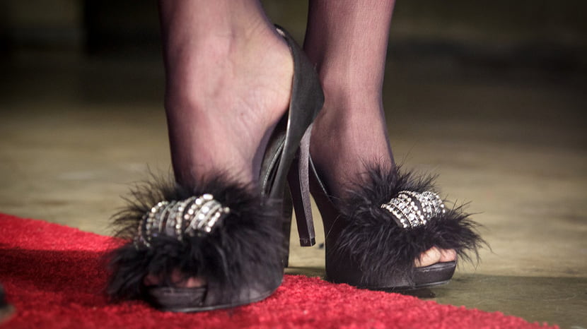 Hypnotizing Foot Worship with Maitresse Madeline