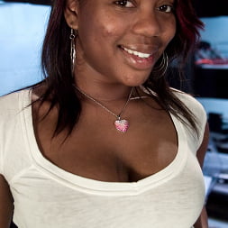 AMATEUR GIRL FRIDAY Kandice