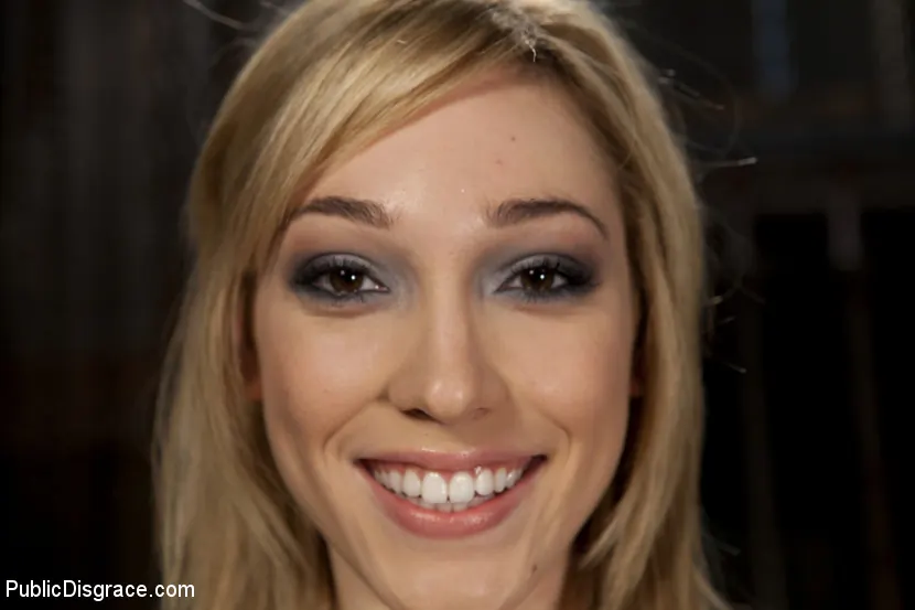 Lily LaBeau - Preciosa rubia de 20 años follada y degradada | Picture (9)