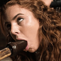 Bound and Squirting: Lumi Ray