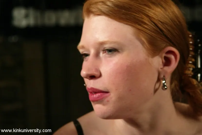 Madison Young - Los dos chicos nudosos comparten algunos conceptos básicos de bondage con cuerdas | Picture (18)