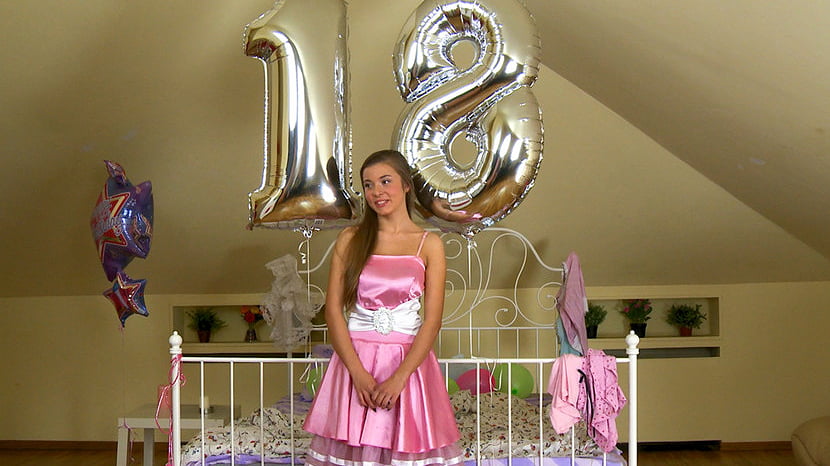 Happy 18th Birthday Roxy Bell!!!