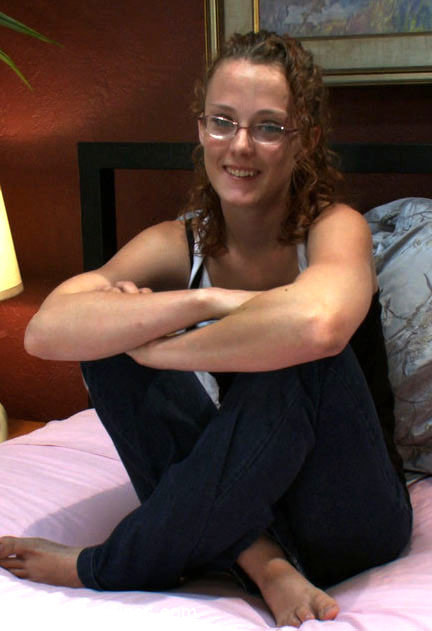 AMATEUR GIRL - HER FIRST EVER PORN!