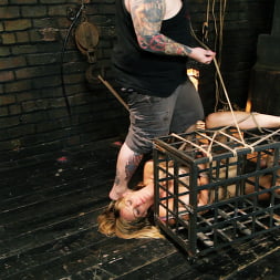 Asymmetric Bondage with Boss Bondage