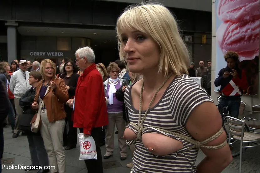 Uma Masome - Conmocionado en la calle | Picture (8)