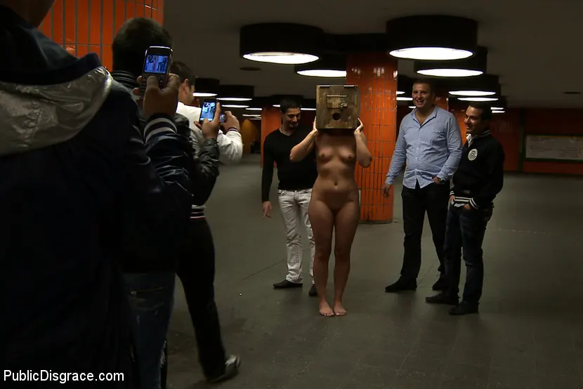 Uma Masome - Conmocionado en la calle | Picture (17)