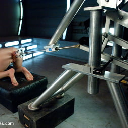 She's A Maniac with The Machines